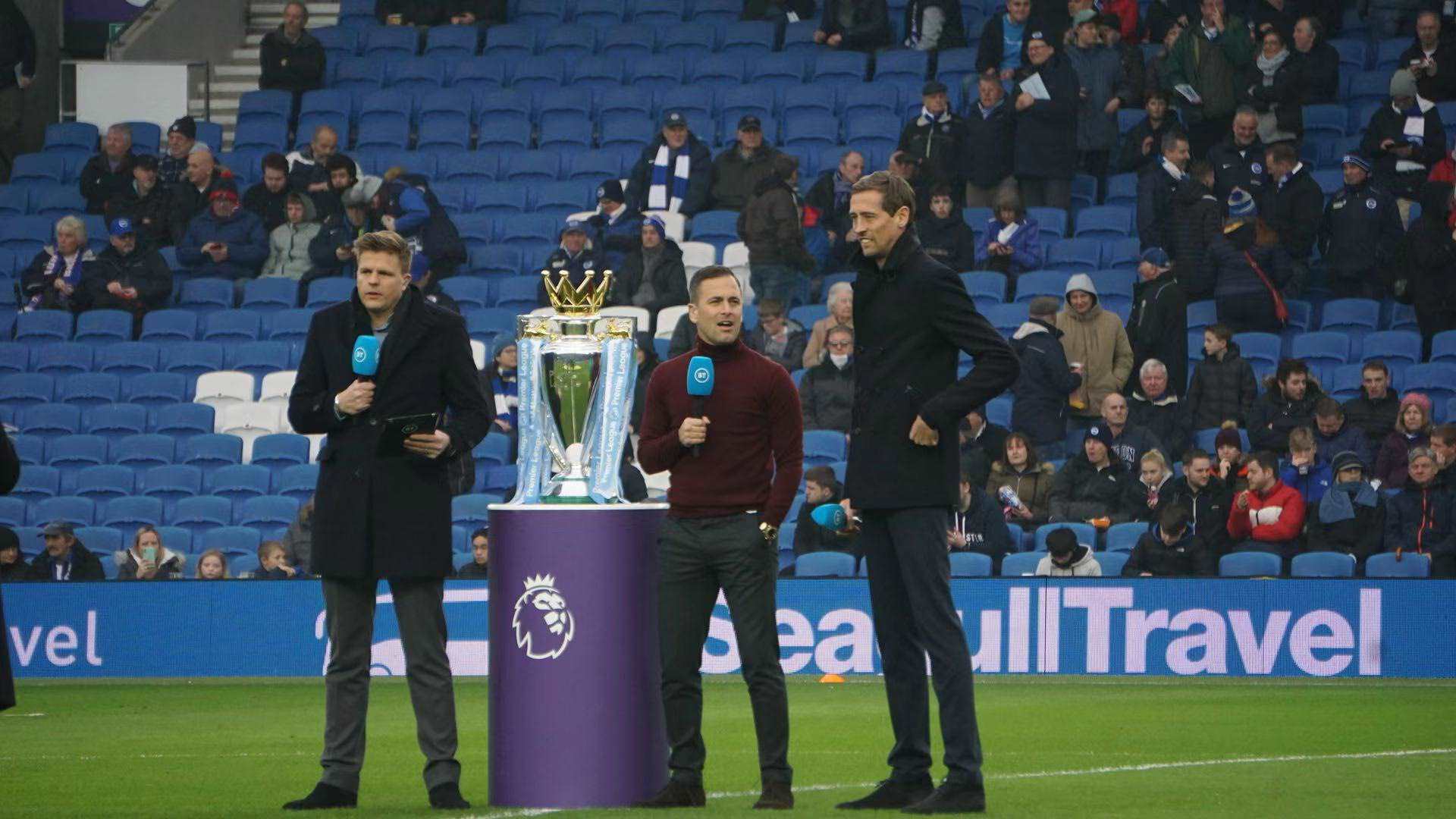 今年夏窗中 今年夏窗中